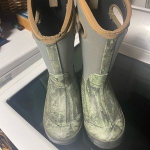 Kids Bogg muck boots